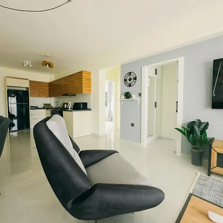 Luxury 2 Bedroom Apartment In Caesar Resort *